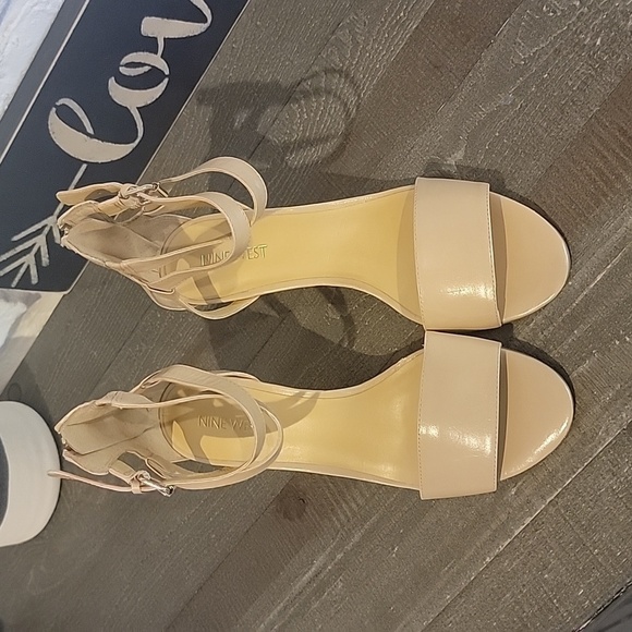 Nine West demi wedges - Picture 2 of 5